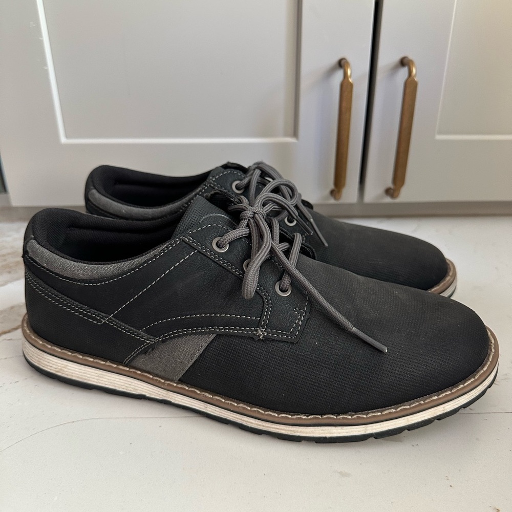 Reserved Footwear Men’s Black and Gray Oxford Derbys with Minimalist Design